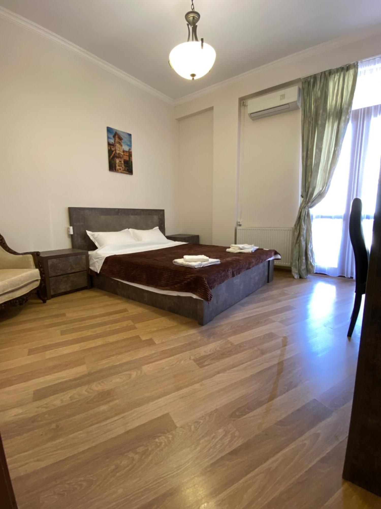 Siqvaruli Tbilisi Luaran gambar